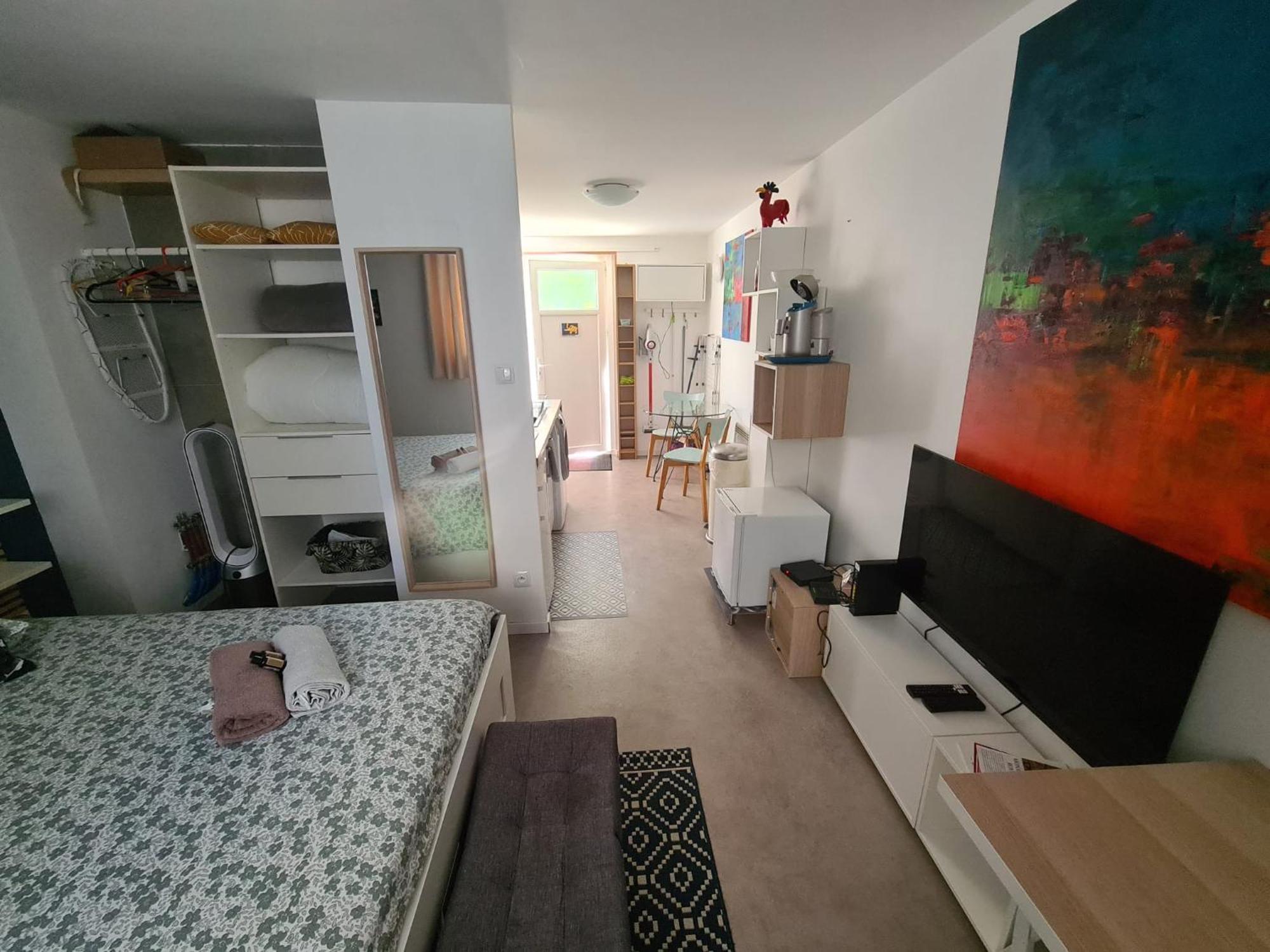 Beau Studio Equipe - Calme Et Confortable Bourg-en-Bresse Ngoại thất bức ảnh
