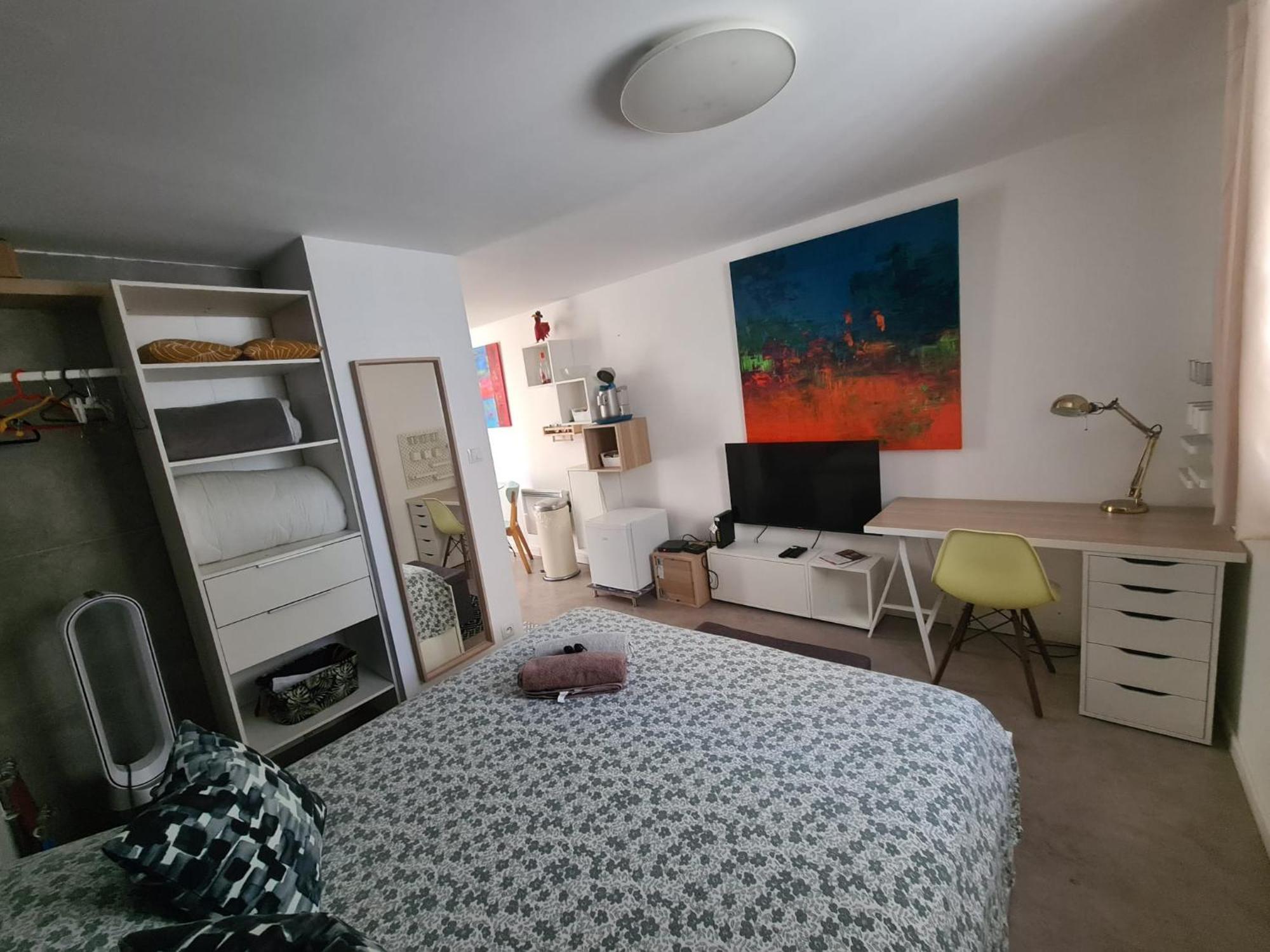 Beau Studio Equipe - Calme Et Confortable Bourg-en-Bresse Ngoại thất bức ảnh